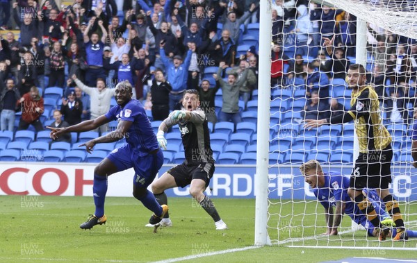 160917 - Cardiff City v Sheffield Wednesday, SkyBet Championship - Sol Bamba of Cardiff City scores in added time to level the match