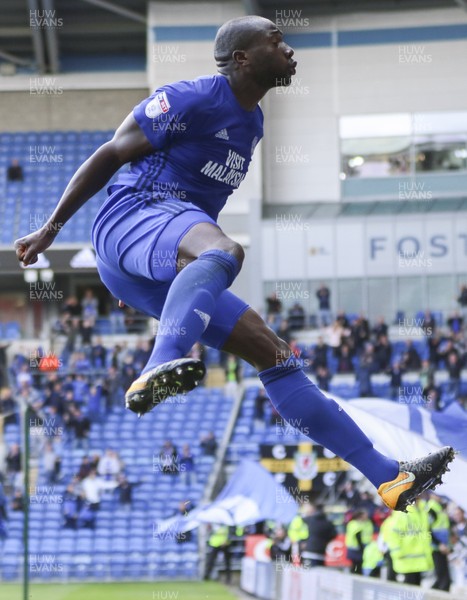 160917 - Cardiff City v Sheffield Wednesday, SkyBet Championship - Sol Bamba of Cardiff City celebrates after he scores in added time to level the match