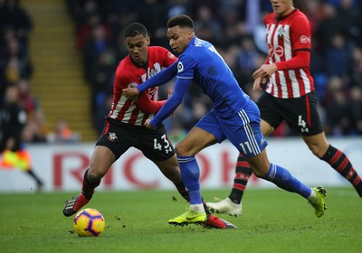 081218 - Cardiff City v Southampton, Premier League - Josh Murphy of Cardiff City takes on Yan Valery of Southampton