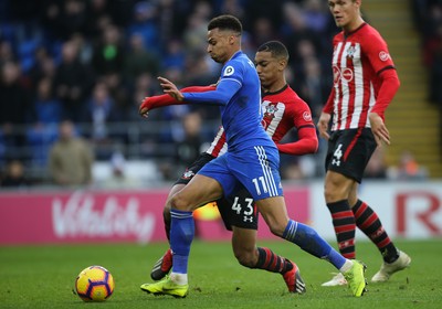 081218 - Cardiff City v Southampton, Premier League - Josh Murphy of Cardiff City takes on Yan Valery of Southampton