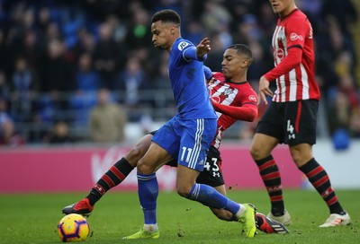 081218 - Cardiff City v Southampton, Premier League - Josh Murphy of Cardiff City takes on Yan Valery of Southampton