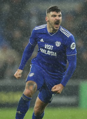 081218 - Cardiff City v Southampton, Premier League - Callum Paterson of Cardiff City celebrates after scoring goal