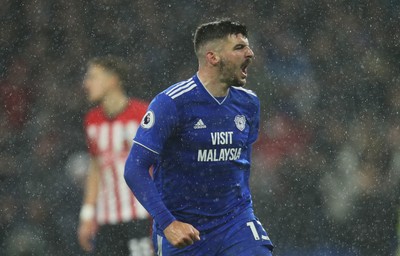 081218 - Cardiff City v Southampton, Premier League - Callum Paterson of Cardiff City celebrates after scoring goal