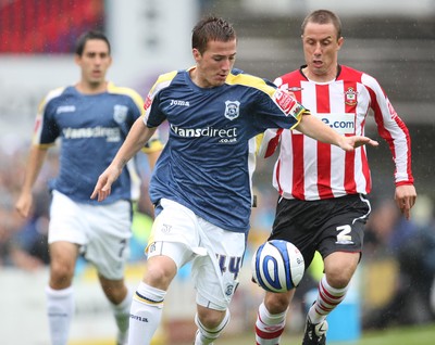 09.08.08 -  Cardiff City v Southampton, Coca Cola Championship -  Cardiff's Ross McCormack breaks away from Southampton's Chris Parry  