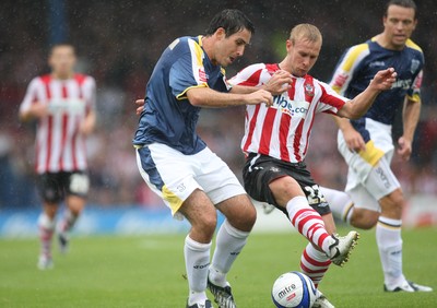 09.08.08 -  Cardiff City v Southampton, Coca Cola Championship -  Cardiff's Peter Whittingham tangles with Southampton's Simon Gillett 