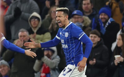 291225 - Cardiff City v Stevenage, EFL Sky Bet League 1 - Callum Robinson of Cardiff City celebrates after scoring goal