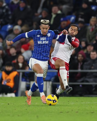 291225 - Cardiff City v Stevenage, EFL Sky Bet League 1 - Callum Robinson of Cardiff City and Louis Thompson of Stevenage compete for the ball