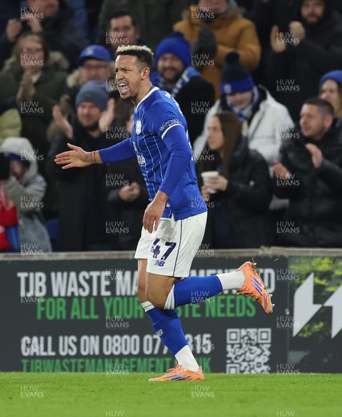 291225 - Cardiff City v Stevenage, EFL Sky Bet League 1 - Callum Robinson of Cardiff City celebrates after scoring goal