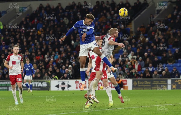 291225 - Cardiff City v Stevenage, EFL Sky Bet League 1 - Omari Kellyman of Cardiff City heads at goal