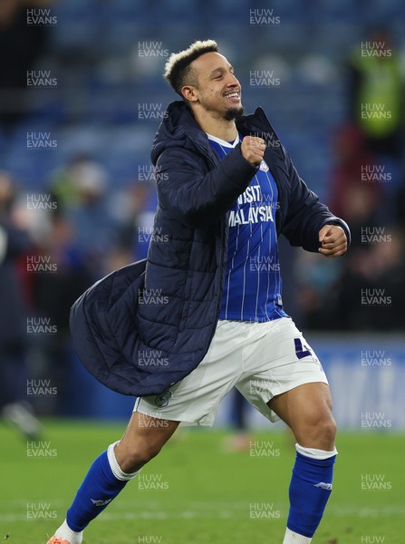 291225 - Cardiff City v Stevenage, EFL Sky Bet League 1 - Callum Robinson of Cardiff City celebrates at the end of the match