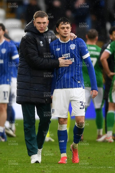 240126 - Cardiff City v Stockport County - Sky Bet League 1 - Matthew Turner of Cardiff City and Perry NG of Cardiff City at full time