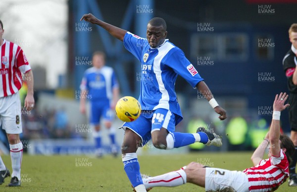 110206Cardiff City v Stoke Cardiff's Guylain Ndumbu Nsungu fires shot at goal 