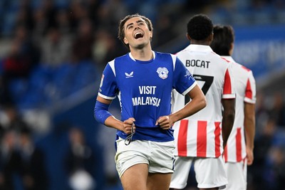 080926 - Cardiff City v Stoke City - Sky Bet Championship - Joel Colwill of Cardiff City goes close