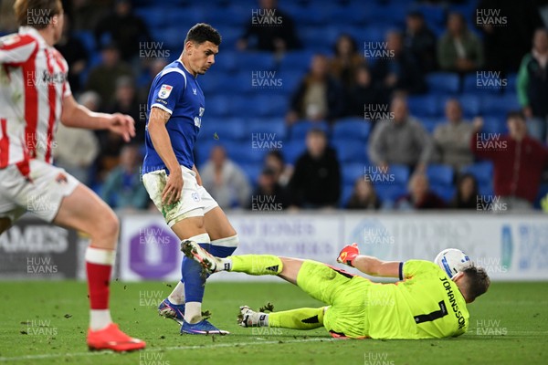 080926 - Cardiff City v Stoke City - Sky Bet Championship - Yousef Salech of Cardiff City has a shot saved by Viktor Johansson of Stoke
