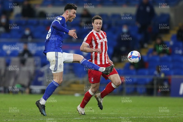 160321 Cardiff City v Stoke City, Sky Bet Championship - Kieffer Moore of Cardiff City looks to get a shot at goal