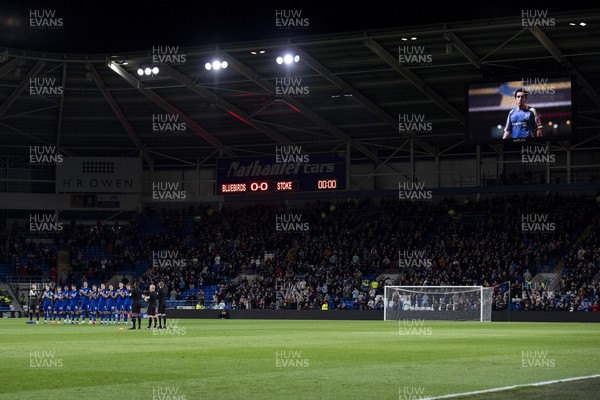 160322 - Cardiff City v Stoke City - Sky Bet Championship - Players of Cardiff City applaud in remembrance of Peter Whittingham 