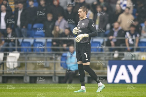 240224 - Cardiff City v Stoke City - Sky Bet Championship - Cardiff City goalkeeper Ethan Horvath in action
