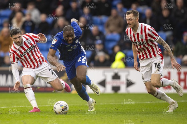 240224 - Cardiff City v Stoke City - Sky Bet Championship - Yakou Meïte of Cardiff City in action