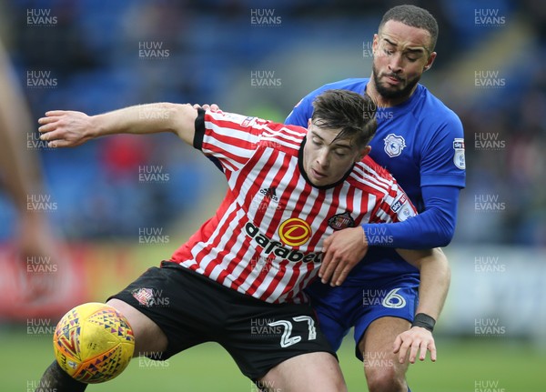 130118 - Cardiff City v Sunderland, Sky Bet Championship - Lynden Gooch of Sunderland and Jazz Richards of Cardiff City compete for the ball