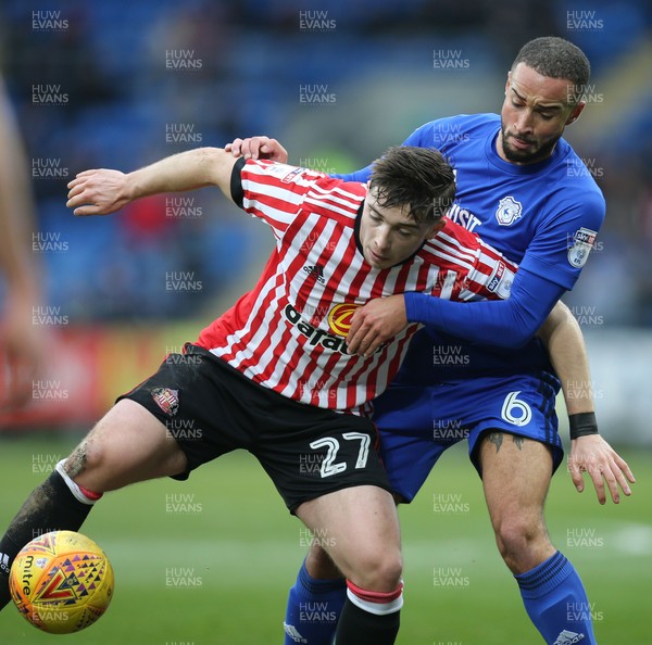 130118 - Cardiff City v Sunderland, Sky Bet Championship - Lynden Gooch of Sunderland and Jazz Richards of Cardiff City compete for the ball