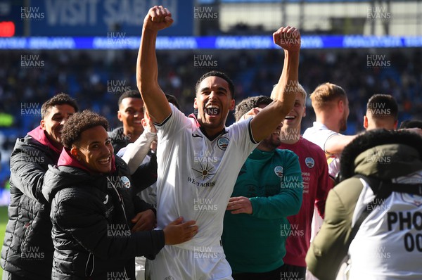 010423 - Cardiff City v Swansea City - EFL SkyBet Championship - Ben Cabango of Swansea City celebrates win