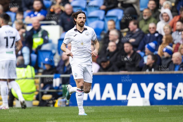 010423 - Cardiff City v Swansea City - Sky Bet Championship - Joe Allen of Swansea City is substituted on during the second half 