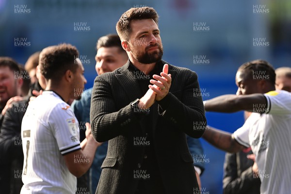 020422 - Cardiff City v Swansea City - Sky Bet Championship - Russell Martin Head Coach of Swansea City applauds the fans at the final whistle 