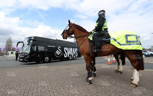 020422 - Cardiff City v Swansea City, South Wales derby - SkyBet Championship - The Swansea team arrive at the stadium watched on by police horses