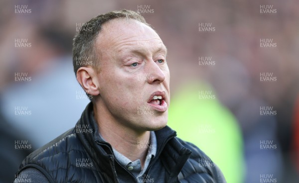 120120 - Cardiff City v Swansea City, Sky Bet Championship - Swansea City head coach Steve Cooper at the start of the match