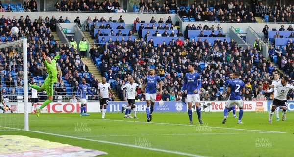 120120 - Cardiff City v Swansea City, Sky Bet Championship - Cardiff City goalkeeper Alex Smithies looks on as Wayne Routledge's shot goes over the crossbar