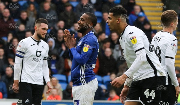 120120 - Cardiff City v Swansea City, Sky Bet Championship - Junior Hoilett of Cardiff City reacts after failing to take a chance to score