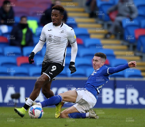 121220 - Cardiff City v Swansea City - SkyBet Championship - Jamal Lowe of Swansea City beats Harry Wilson of Cardiff City to go on and score a goal