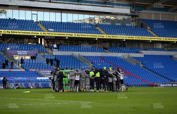 121220 - Cardiff City v Swansea City - SkyBet Championship - Swansea City have a team huddle at full time