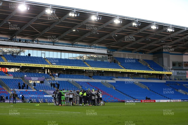 121220 - Cardiff City v Swansea City - SkyBet Championship - Swansea City have a team huddle at full time