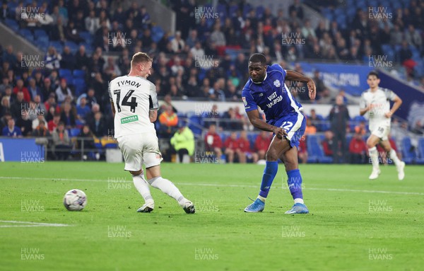 160923 - Cardiff City v Swansea City, EFL Sky Bet Championship - Yakou Meite of Cardiff City gets a shot at goal
