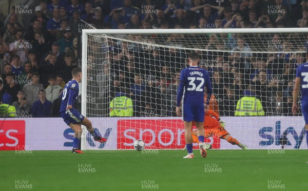 160923 - Cardiff City v Swansea City, EFL Sky Bet Championship - Aaron Ramsey of Cardiff City scores from the penalty spot