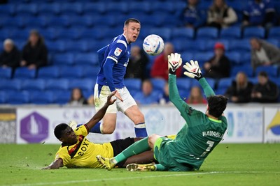131026 - Cardiff City v Watford - Sky Bet Championship - Jack Moylan of Cardiff City has a shot saved by  Federico Ravaglia of Watford