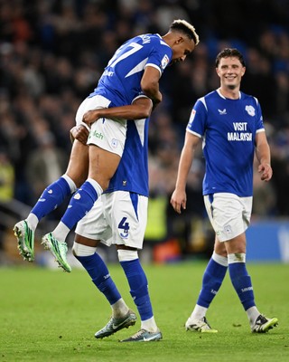 131026 - Cardiff City v Watford - Sky Bet Championship - Callum Robinson of Cardiff City celebrates scoring a goal with team mates
