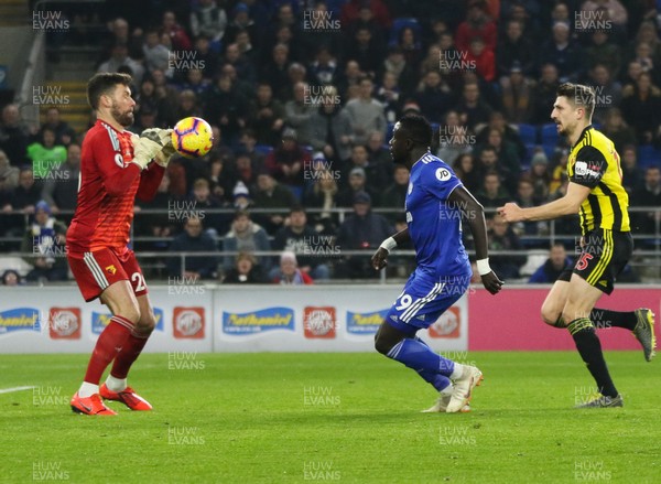 220219 - Cardiff City v Watford, Premier League - Oumar Niasse of Cardiff City sees his shot at goal saved by Watford goalkeeper Ben Foster