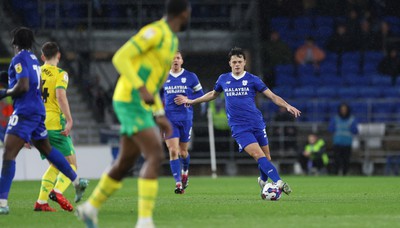 150323 - Cardiff City v West Bromwich Albion, EFL Sky Bet Championship -Perry Ng of Cardiff City plays the ball forward