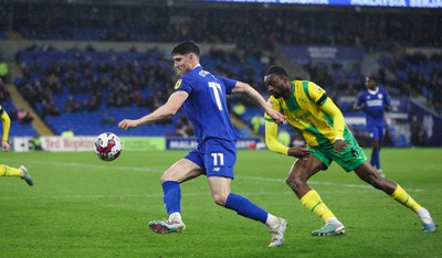 150323 - Cardiff City v West Bromwich Albion, EFL Sky Bet Championship - Callum O'Dowda of Cardiff City takes on Semi Ajayi of West Bromwich Albion