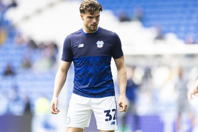 260425 - Cardiff City v West Bromwich Albion - Sky Bet Championship - Ollie Tanner of Cardiff City during the warm up