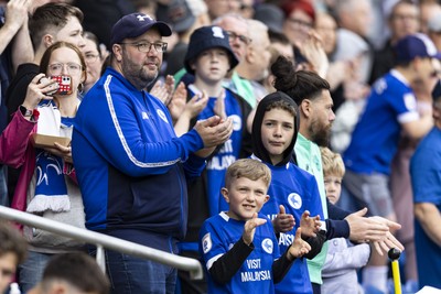 260425 - Cardiff City v West Bromwich Albion - Sky Bet Championship - Cardiff City fans ahead of kick off