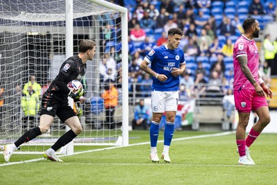 260425 - Cardiff City v West Bromwich Albion - Sky Bet Championship - Alex Robertson of Cardiff City in action