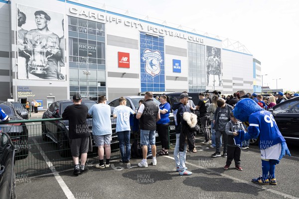 260425 - Cardiff City v West Bromwich Albion - Sky Bet Championship - Bartley the Bluebirds signs autographs ahead of the match