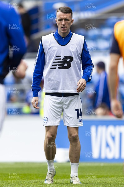260425 - Cardiff City v West Bromwich Albion - Sky Bet Championship - David Turnbull of Cardiff City during the warm up