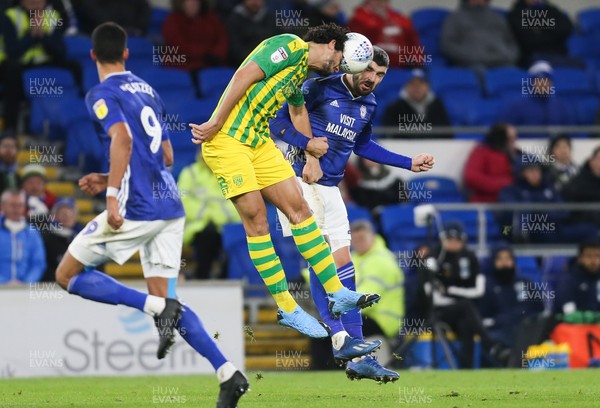 280120 - Cardiff City v West Bromwich Albion, Sky Bet Championship - Ahmed Hegazy of West Bromwich Albion and Callum Paterson of Cardiff City compete for the ball