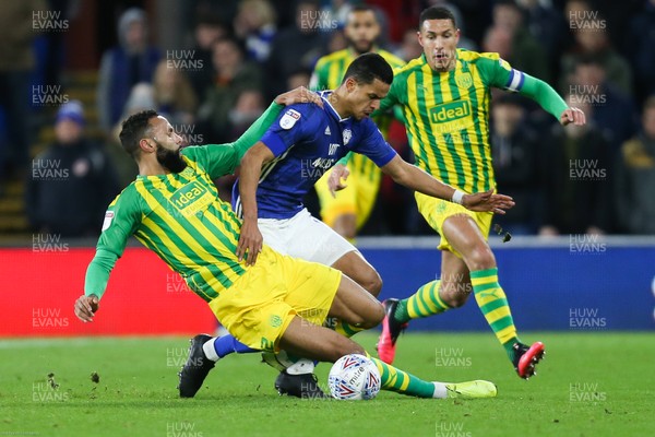 280120 - Cardiff City v West Bromwich Albion, Sky Bet Championship - Robert Glatzel of Cardiff City competes for the ball with Kyle Bartley of West Bromwich Albion