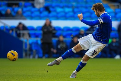 040126 - Cardiff City v Wigan Athletic - Sky Bet League 1 - Calum Chambers of Cardiff City