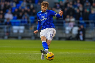 040126 - Cardiff City v Wigan Athletic - Sky Bet League 1 - Calum Chambers of Cardiff City